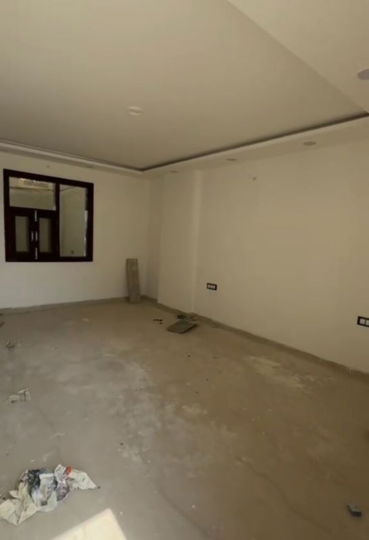 Room, rohini sector 22 5 Bedroom 96 Sq.Mt. Builder Floor In Rohini Sector 22 Delhi 10530627