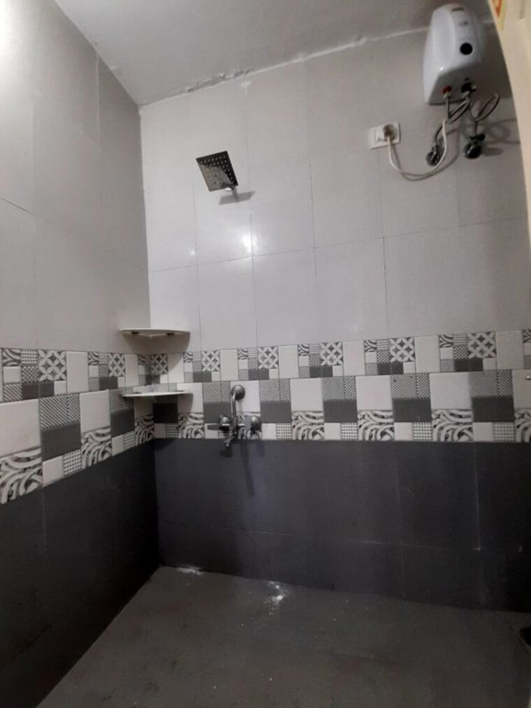 Bathroom, unnat-nagar-chs 1 Bedroom 650 Sq.Ft. Apartment In Goregaon West Mumbai 10530648