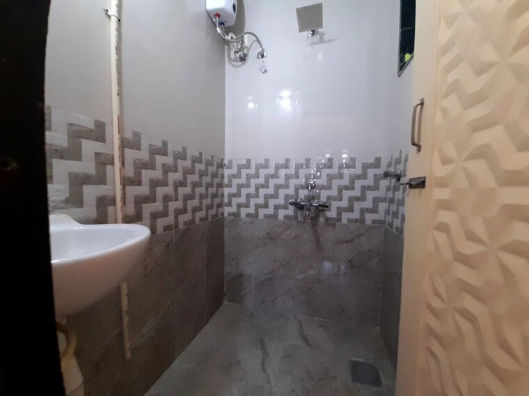 Bathroom, unnat-nagar-chs 1 Bedroom 322 Sq.Ft. Apartment In Goregaon West Mumbai 10530649
