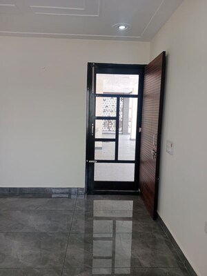 1 BHK Builder Floor For Rent in Sector 6