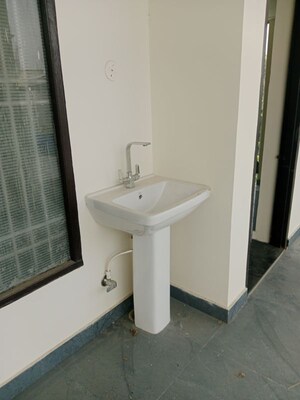 Bathroom in 1 BHK Builder Floor at Sector 6 – for Rent