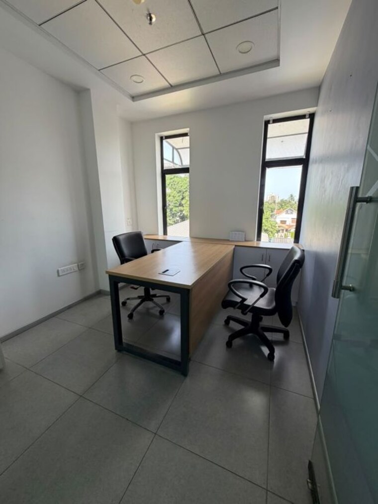 Team Area, vyttila Commercial Office Space 2100 Sq.Ft. In Vyttila Kochi 10530665