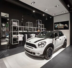  Showroom – Exterior View View at Arts College Road - for Rent