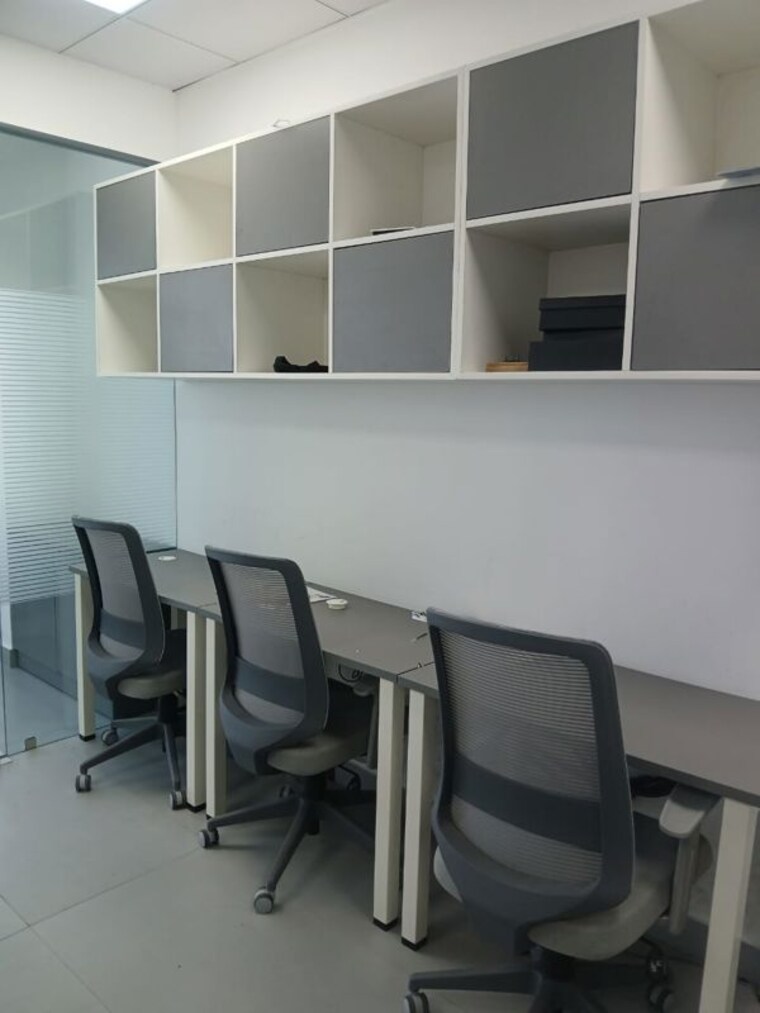 Team Area, wave-silver-tower Commercial Office Space 1100 Sq.Ft. In Sector 18 Noida 10530731