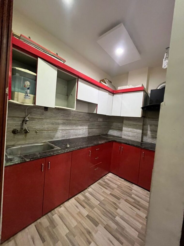 Kitchen, dwarka mor 2 Bedroom 60 Sq.Yd. Builder Floor In Dwarka Mor Delhi 10530733