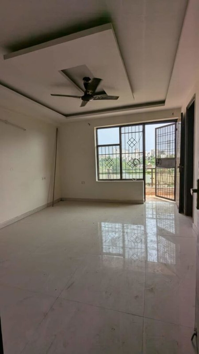 Room, green fields colony 4 Bedroom 3250 Sq.Ft. Builder Floor In Green Fields Colony Faridabad 10530761