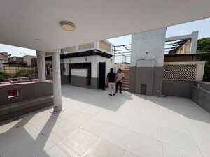 Parking in 4 BHK Villa at Ameya Sapphire 57, Sector 57 – for Rent
