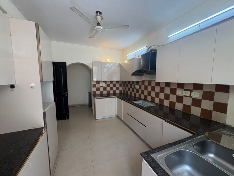 Kitchen, ameya-sapphire-57 4 Bedroom 5000 Sq.Ft. Villa In Sector 57 Gurgaon 10530771