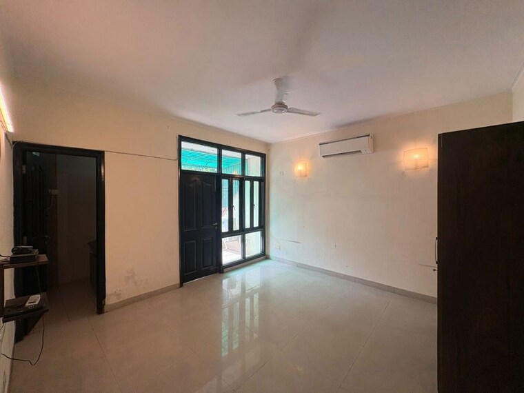 Room, ameya-sapphire-57 4 Bedroom 5000 Sq.Ft. Villa In Sector 57 Gurgaon 10530771