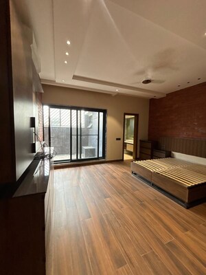 Room in 2 BHK Builder Floor at Eco City 1 – for Rent