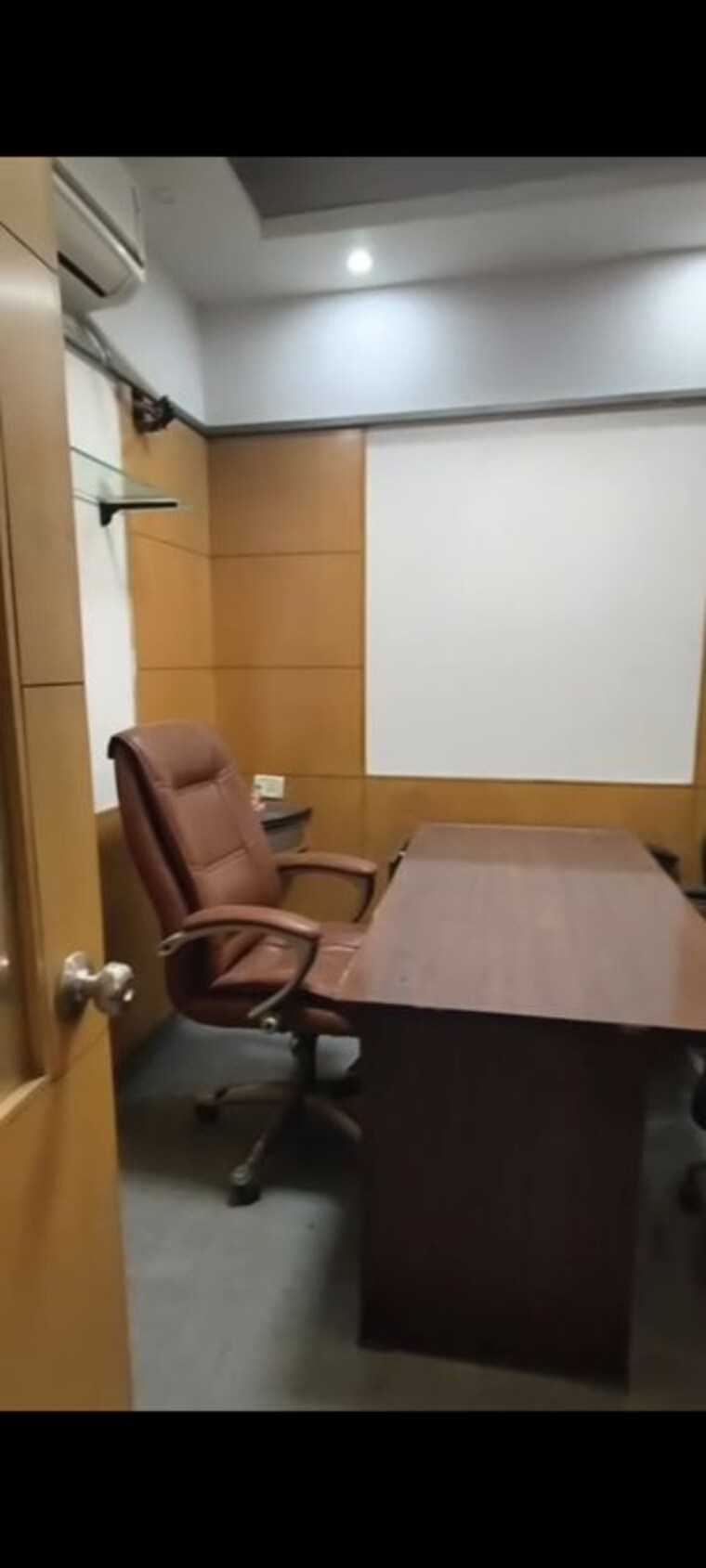 Bathroom, netaji subhash place Commercial Office Space 650 Sq.Ft. In Netaji Subhash Place Delhi 10530797