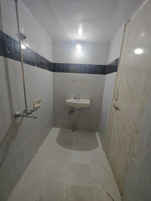 Bathroom in 3 BHK Apartment at Mantri Estate, Salisbury Park – for Rent