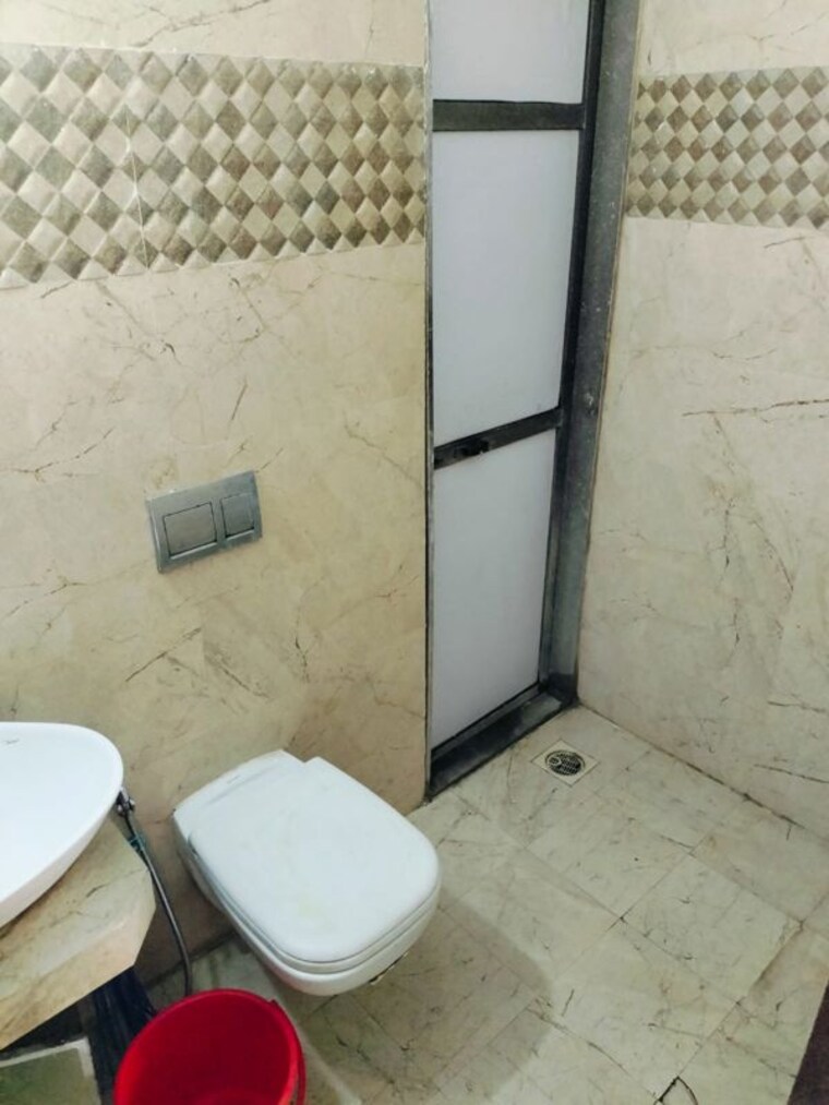 Bathroom, madhav-palacia 2.5 Bedroom 850 Sq.Ft. Apartment In Ghodbunder Road Thane 10530813