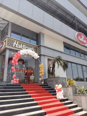  Shop – Exterior View View at SKA Arcadia, Wave City - for Sale