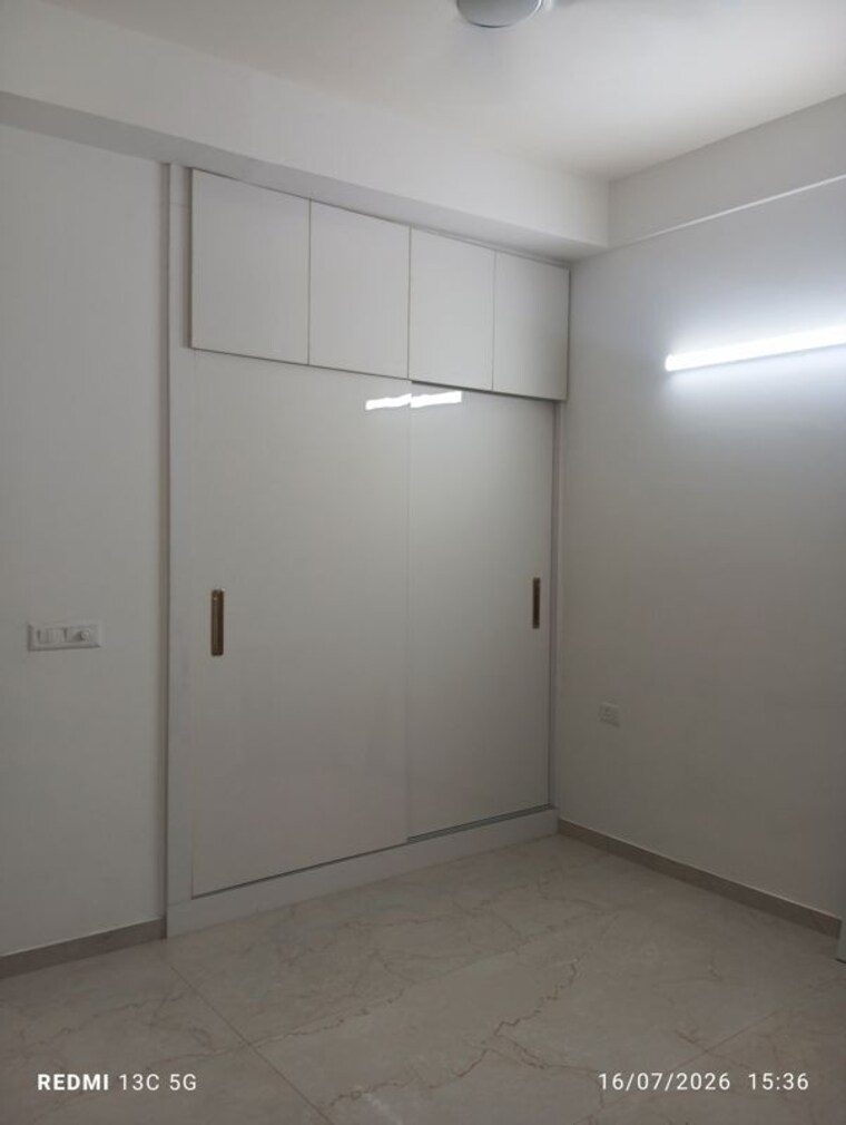 Room, smart-world-orchard 2 Bedroom 1000 Sq.Ft. Apartment In Sector 61 Gurgaon 10530815