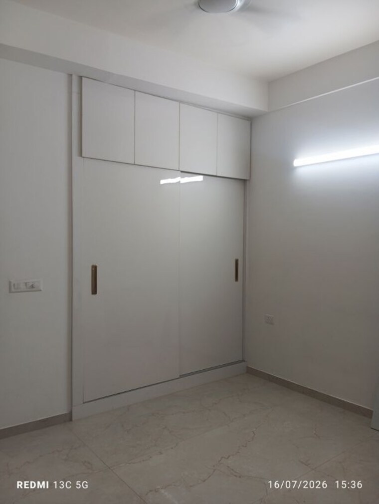 Room, smart-world-orchard 2 Bedroom 1000 Sq.Ft. Apartment In Sector 61 Gurgaon 10530815