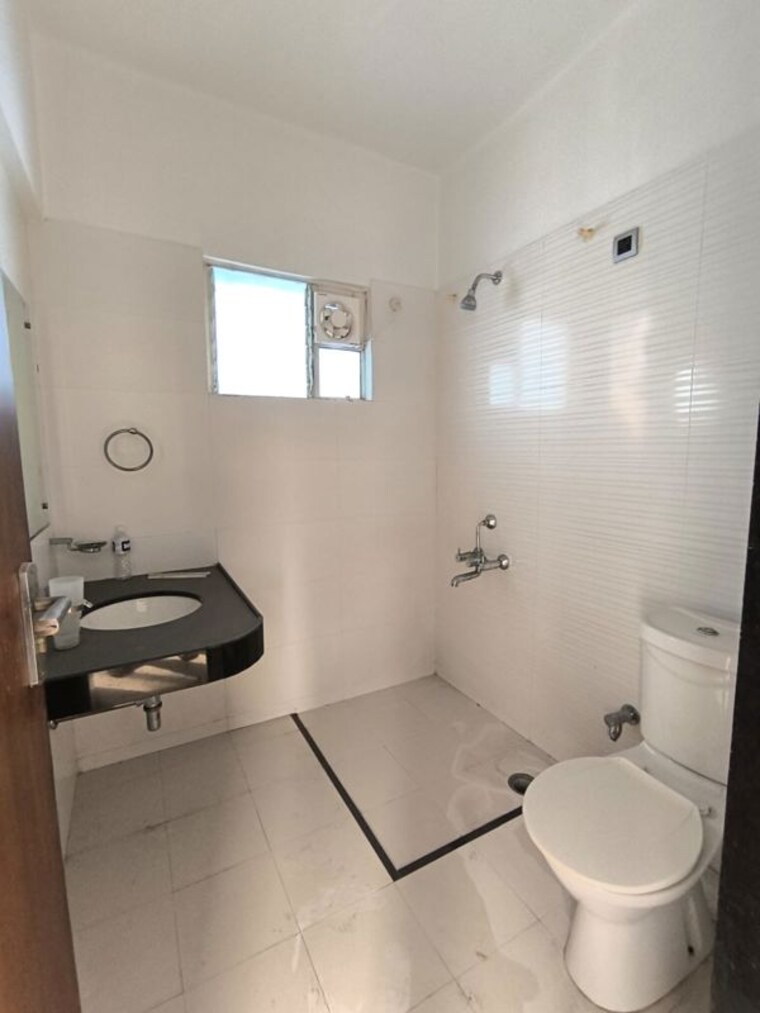 Bathroom, palash-fgh 3 Bedroom 2025 Sq.Ft. Penthouse In Wakad Pune 10530831