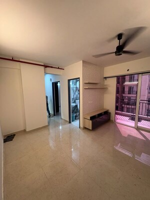 Room in 2.5 BHK Apartment at Signature The Millennia 3, Sector 37d – for Rent
