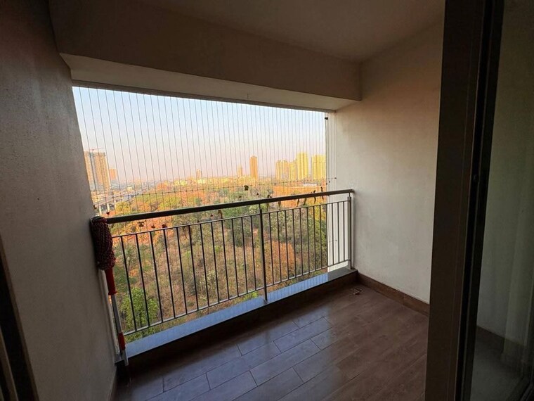 Balcony, kalpataru-paramount 2 Bedroom 711 Sq.Ft. Apartment In Kapur Bawdi Thane 10530841