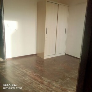 Room in 2.5 BHK Apartment at Mahagun Mywoods, Sector 16c Greater Noida – for Sale