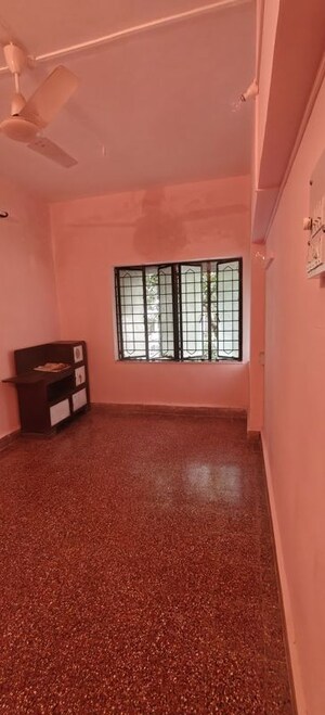 Room in 2 BHK Apartment at Senapati Bapat Road – for Rent