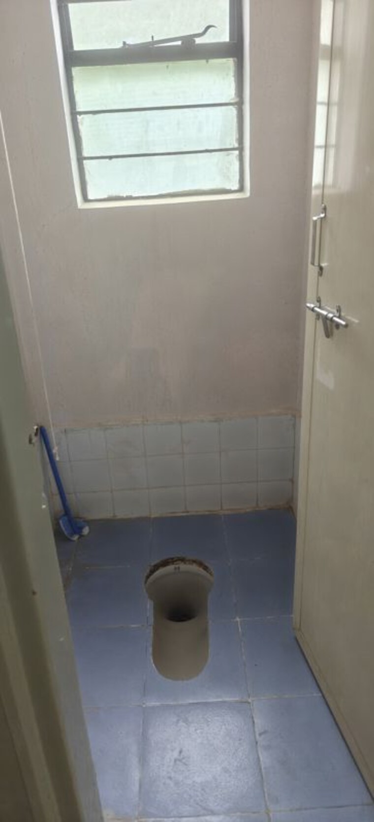 Bathroom, senapati bapat road 2 Bedroom 900 Sq.Ft. Apartment In Senapati Bapat Road Pune 10530909