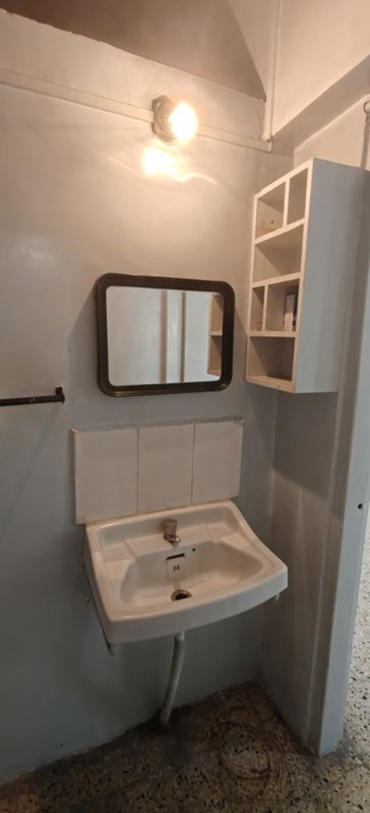 Bathroom, senapati bapat road 2 Bedroom 900 Sq.Ft. Apartment In Senapati Bapat Road Pune 10530909