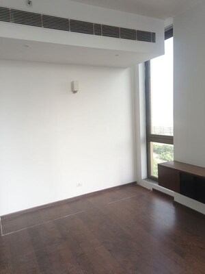 Room in 4 BHK Apartment at Emaar Emerald Floors, Sector 65 – for Rent