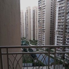 2.5 BHK + Study Room Apartment For Rent in Mahagun Mywoods