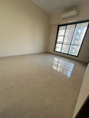 Room in 3 BHK Apartment at Shivdham CHS Santacruz, Santacruz West – for Rent