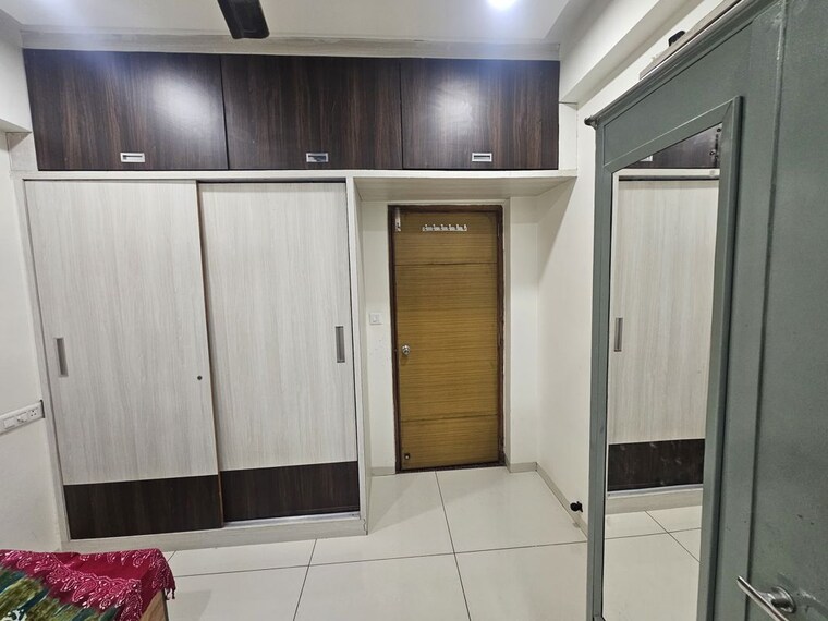 Room, vaishnodevi circle 2 Bedroom 1300 Sq.Ft. Penthouse In Vaishnodevi Circle Ahmedabad 10530976