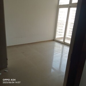 Room in 2.5 BHK Apartment at Mahagun Mywoods, Sector 16c Greater Noida – for Rent