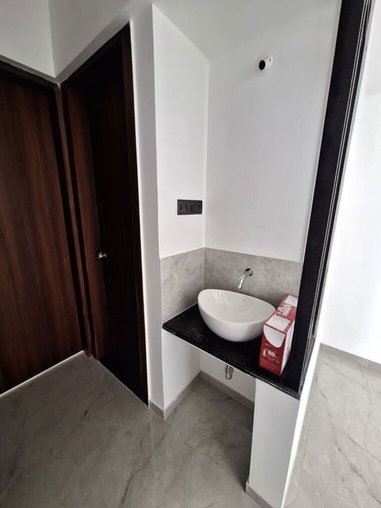 Bathroom, unique-youtopia 2 Bedroom 760 Sq.Ft. Apartment In Kharadi Pune 10530984