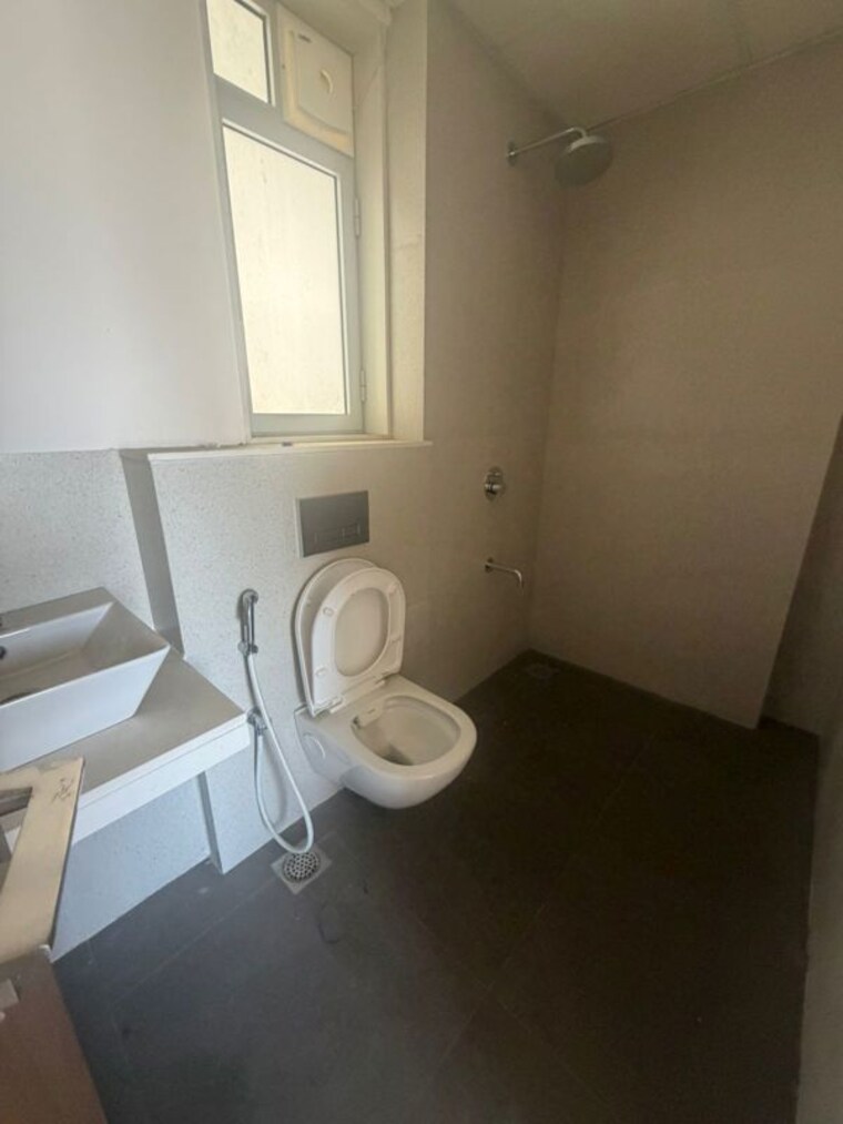 Bathroom, piramal-vaikunth-a-class-homes 2 Bedroom 650 Sq.Ft. Apartment In Balkum Pada Thane 10531014