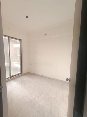 Room in 2 BHK Apartment at Evershine Nagar – for Rent