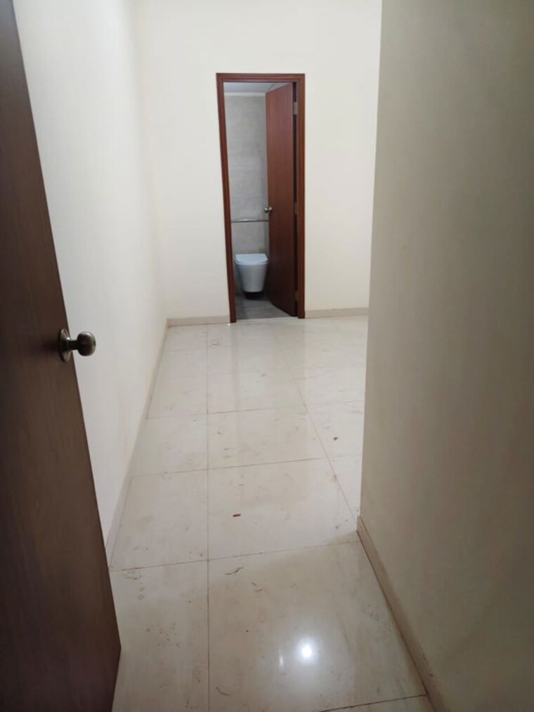 Bathroom, queens-park 1 Bedroom 550 Sq.Ft. Apartment In Mira Road Thane 10531020