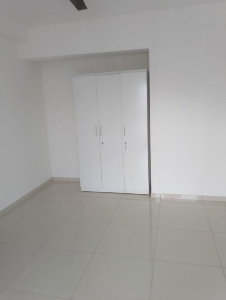 Room, godrej-emerald 1.5 Bedroom 800 Sq.Ft. Apartment In Ghodbunder Road Thane 10530980