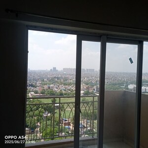 Room in 2 BHK Apartment at Mahagun Mywoods, Sector 16c Greater Noida – for Rent