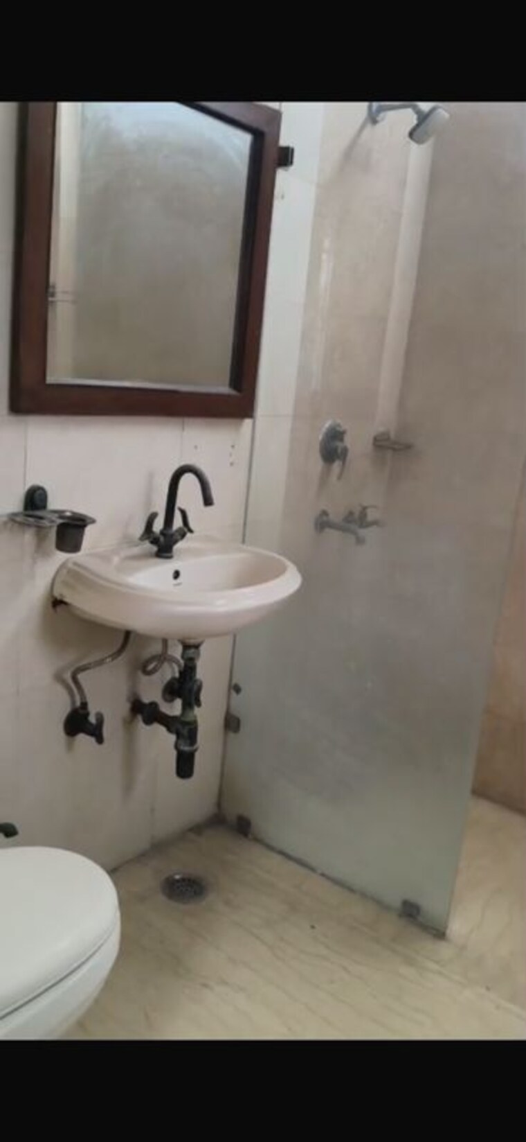 Bathroom, sector 51 3 Bedroom 2000 Sq.Ft. Independent House In Sector 51 Noida 10531044