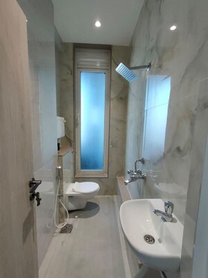 Bathroom in 5 BHK Apartment at Windsor Grande Residences, Andheri West – for Rent