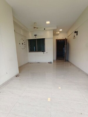 Room in 2 BHK Apartment at Sheth Auris Serenity Tower 2, Malad West – for Rent