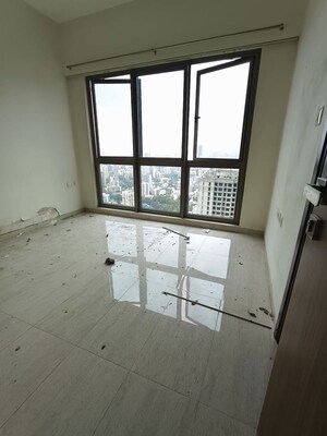 Room in 2 BHK Apartment at Sheth Auris Serenity Tower 2, Malad West – for Rent