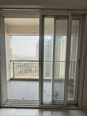 3 BHK Apartment For Rent in Godrej Emerald, Ghodbunder Road