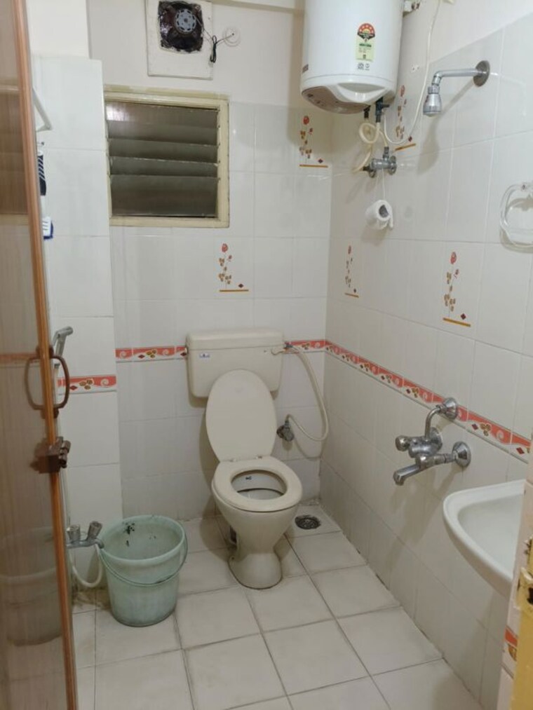 Bathroom, murugesh palya 2 Bedroom 1100 Sq.Ft. Builder Floor In Murugesh Palya Bangalore 10531127
