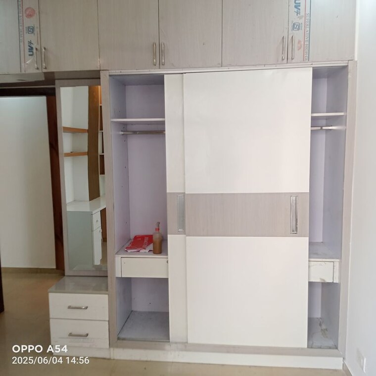 Bathroom, galaxy-north-avenue-ll 3 Bedroom 1370 Sq.Ft. Apartment In Gaur City 2 Greater Noida 10531130