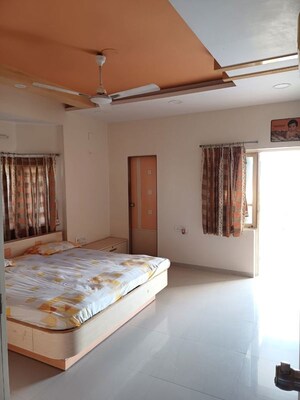 Bedroom in 3 BHK Apartment at Vastrapur – for Rent
