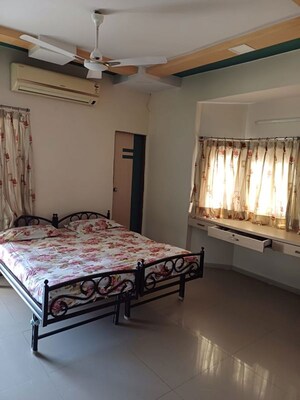 Bedroom in 3 BHK Apartment at Vastrapur – for Rent