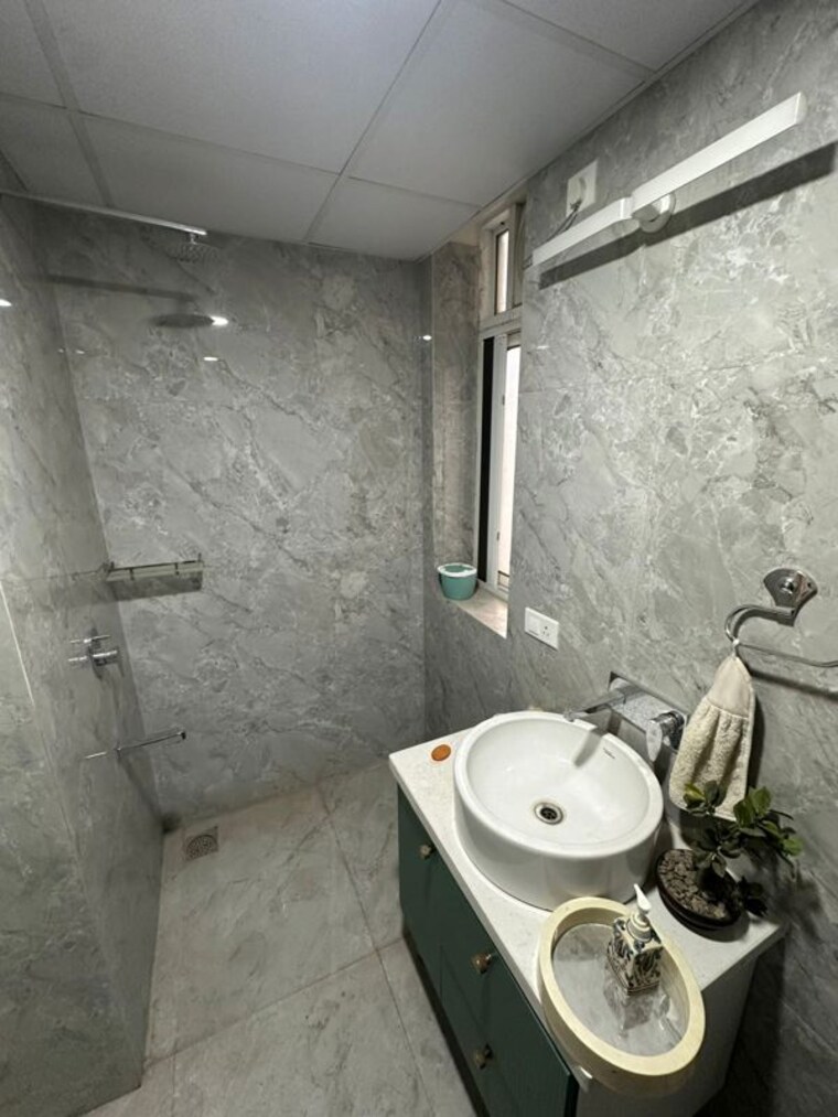 Bathroom, jaypee-greens-pavilion-court 2 Bedroom 1350 Sq.Ft. Apartment In Sector 128 Noida 10531196