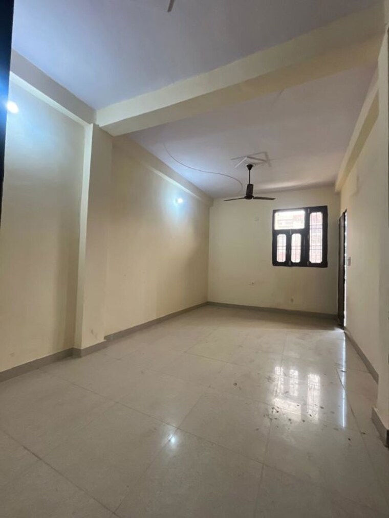 Room, vaidpura 3.5 Bedroom 1880 Sq.Ft. Villa In Vaidpura Greater Noida 10531204