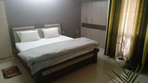 Bedroom in 2 BHK Apartment at Rohini Apartment, Gomti Nagar – for Rent